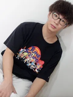 19歳の小柄なメガネ男子/Boy Wear Glasses