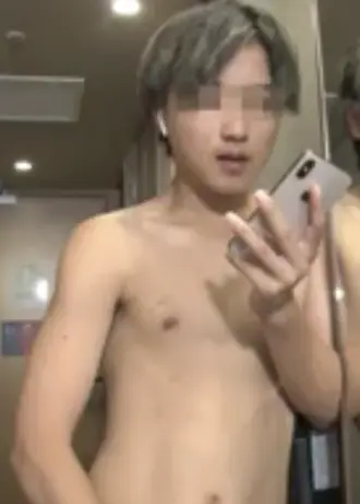 18歳のイケメンノンケ/Straight Twink