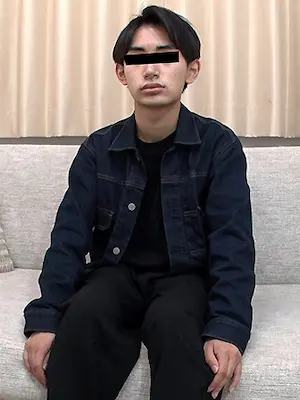 目力強めの小柄イケメン/Piercing Gaze Petite Twink