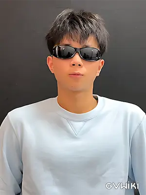 色白マッチョ/Fair Skin Muscular Boy