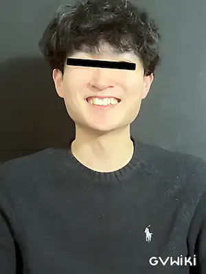 天然パーマの大学生/Frizz Student