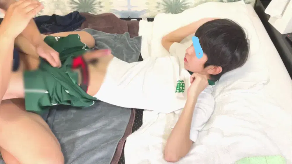 3アングル撮影 ウケ顔モザイク無し! 初登場の合法ショ〇!卒業したてひでたか君人生2回目のアナルセックスは体操服で生堀り種付け掘られイキ!-2