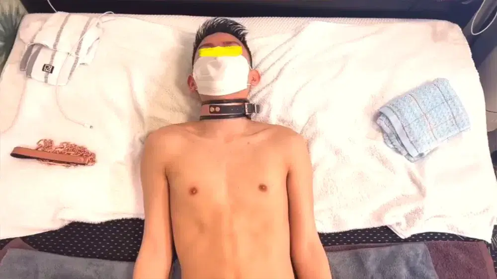 桃尻R君!今回もイケメンの表情をお楽しみください(^^♪ ぷりぷりお尻に生チンポ突っ込んでケツイキ大量射精!ちょっとSMチックな恰好です(^^♪ おまけ動画付き! (2022.07)-2