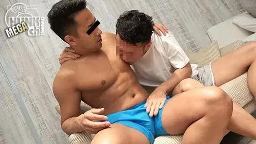 宅配ちんこ〜奨成編〜、ムッチリ豊潤マッチョな超エロボディの上反りデカマラ・奨成(しょうせい)25歳vs大阪の身体バキバキアパレル店員・アツシさん27歳タチ!!全ウケが羨む!?、規格外の上反りデカマラが奨成のアナルに貫通する...!!!-2