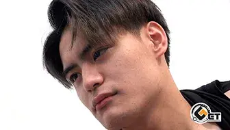 初登場のキリッとした顔立ちの美腹筋男子が胸まで飛ばす大射精!-6