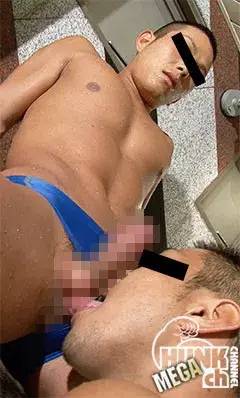 凄筋人4~NAKED~ 二人だけの空間が性欲を開放する!!プールで濡れた肌は互いに密着し、神山の巨根が勇輝のケツ穴に密着挿入されていく!!交尾に火照った身体が水を蒸発し熱い雄汁がほとばしる!!!-2