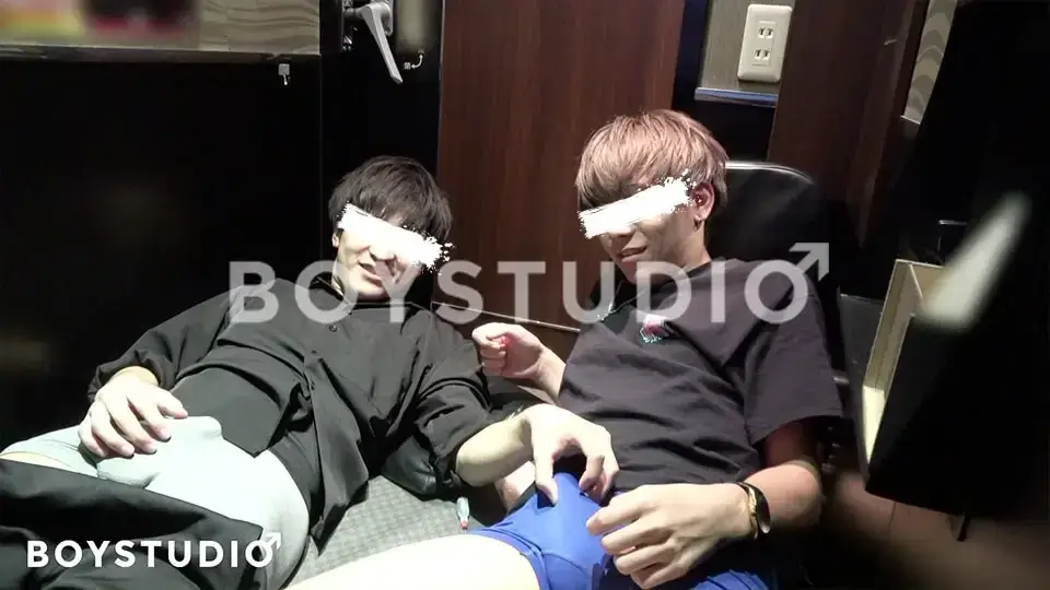初登場!!イケメン2人がBOYからデビュー!!仲良くボックスで欲望を吐き出す!!-2