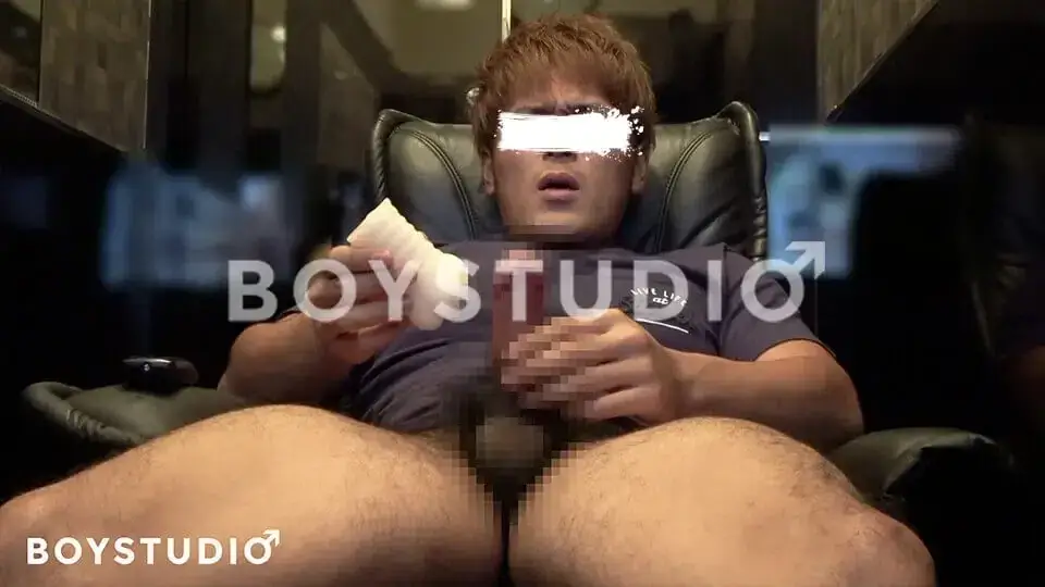 初登場!!ガッチリ男前体育会がぶっといアソコをシゴいてぶっ放し!!-5