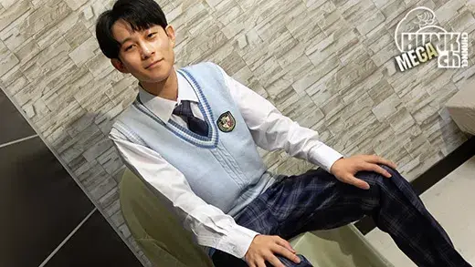硬魔羅バキの密室ハメ撮りREAL FUCK!!18歳の現役さながら可愛い男子大学生がガン掘りされて掘られイき!!全身ツルツルのしなやかな肉体を捩らせ、美アナル掘り込まれガッポリ広がる!!-3