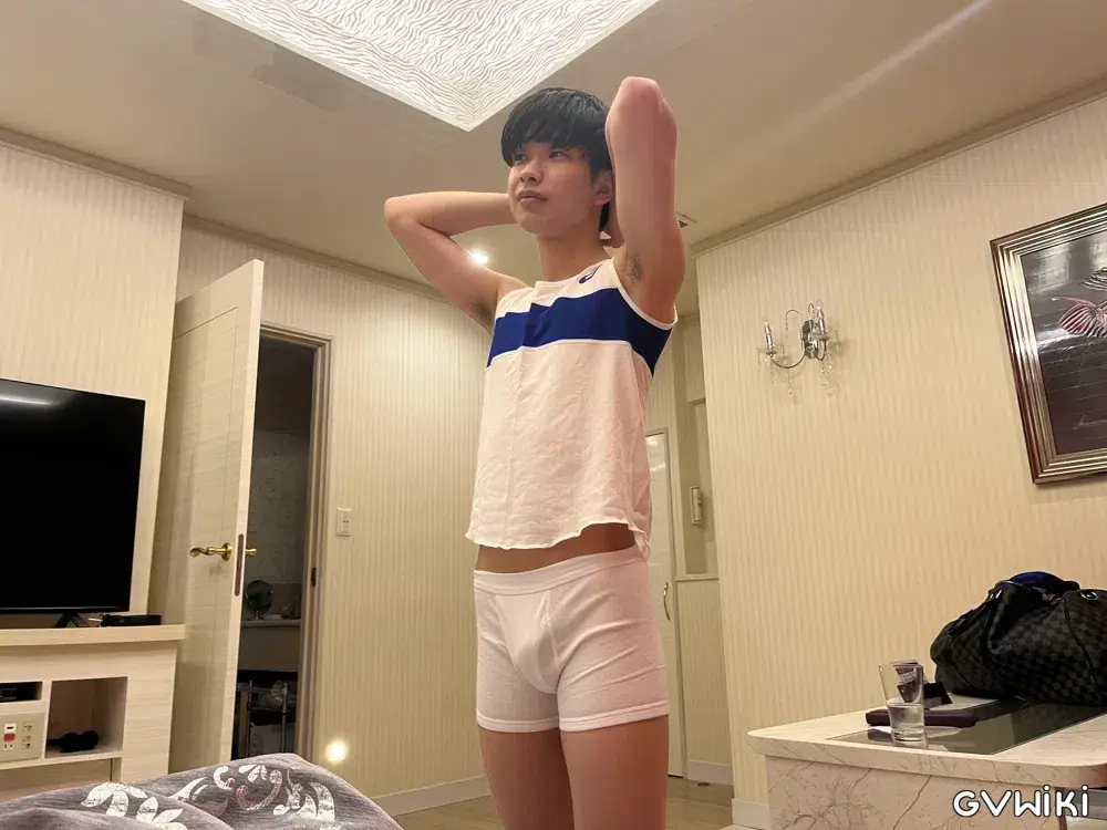 ようまくん 濃厚フェラでちんぽご奉仕のあとは騎乗位で生中だし-1