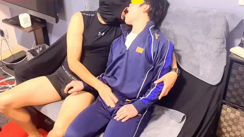 ※特典あり 初登場!卒業したての18歳ようすけ君 自前の体操服で緊張の生交尾撮影!-1