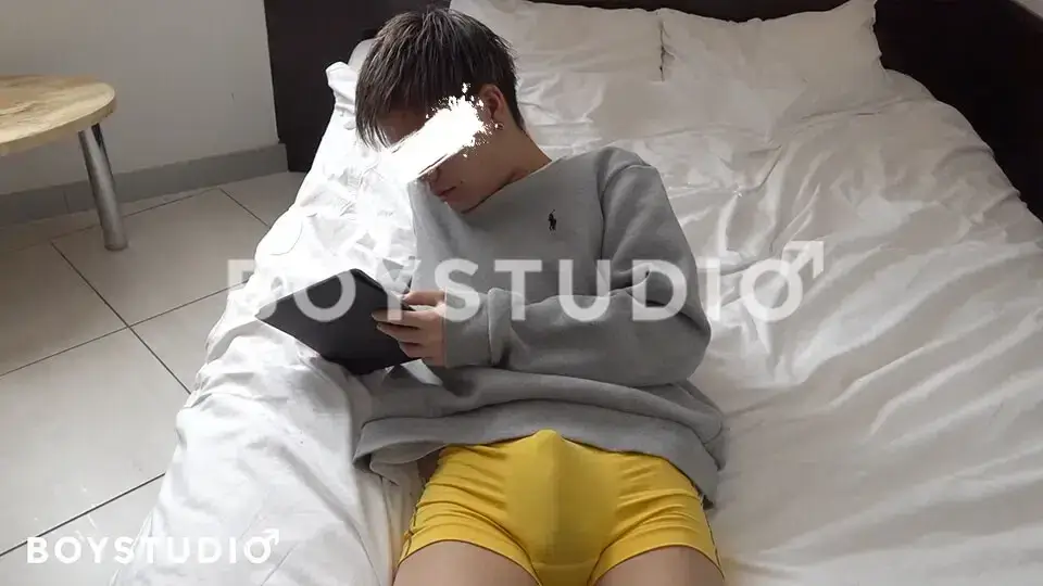 今どきヤンチャ可愛い系男子を手コキでイカす!-3