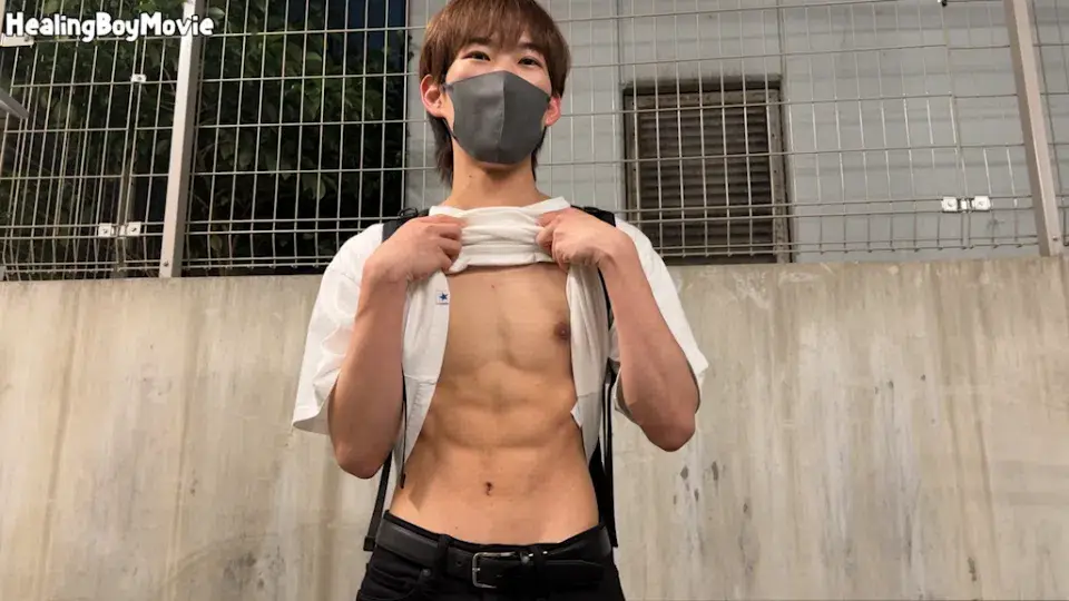 【初ドリ】かわいい顔して腹筋バキバキの18歳!男の口と手で攻められ顔を赤らめミルクをドビュ!-3