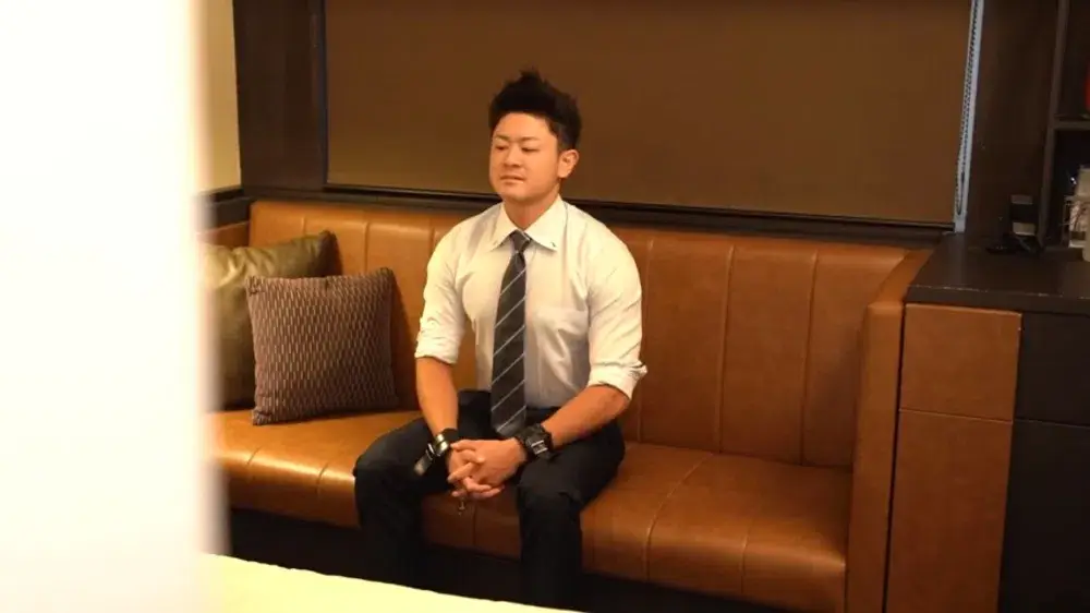 爽やかリーマンノンケがビデオに初出演!!-2
