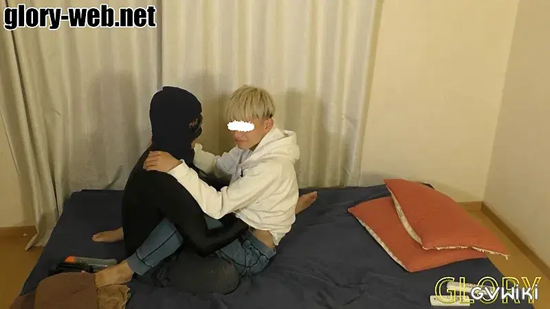数ヵ月前に高校を卒業し田舎から上京してきた18歳美少年が初アナルSEX!-4