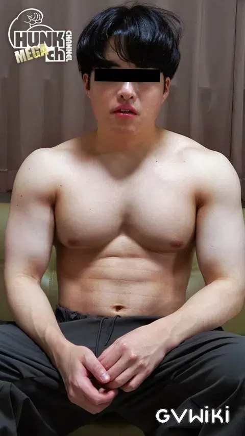 メガマラ面接!!40発目、バルクアップしたデカマラ男前、真翔(まなと)くん26歳!!男の手コキに感じまくって白濁ザーメン発射!!-2