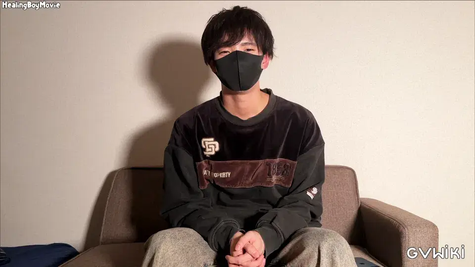 スリ筋のノンケ男子がオナホでシコってカメラの前で射精を披露!-2