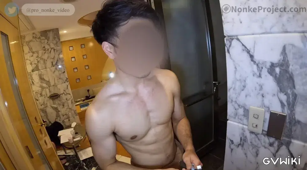 男前細マッチョ君が目元マスクで生ハメセックスしちゃいます!-1
