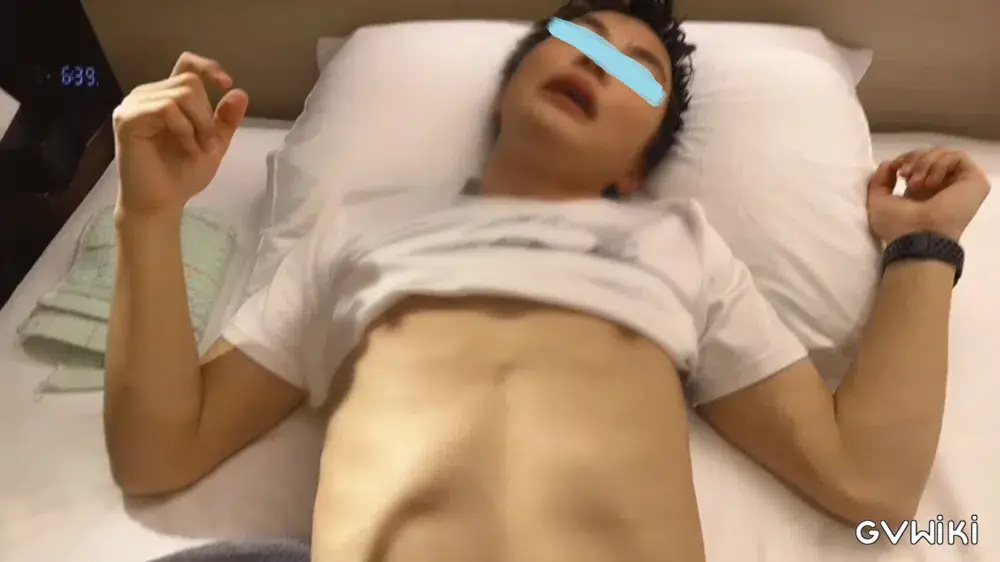 ※特典あり 顔出し!バレー部18歳りょう君!美肌・パイパン・体毛無し!超かわいい顔に喘ぎ声!気持ち良すぎて「ハマっちゃいましたw」-8