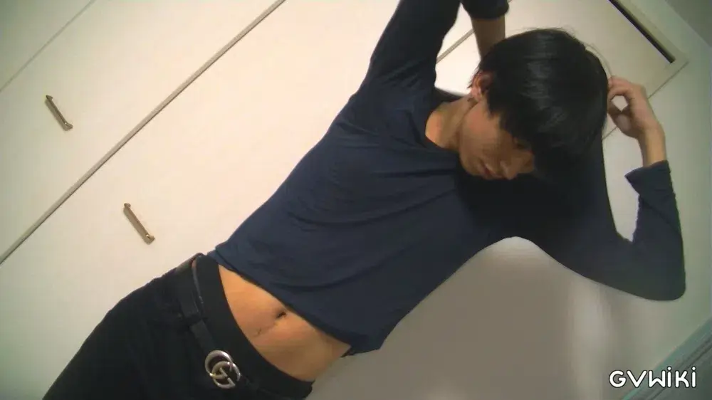 放尿と飲尿、、身長187cm☆某有名コンテスト入賞スーパーイケメンボーイが禁断の変態体験に顔をしかめる、、-2