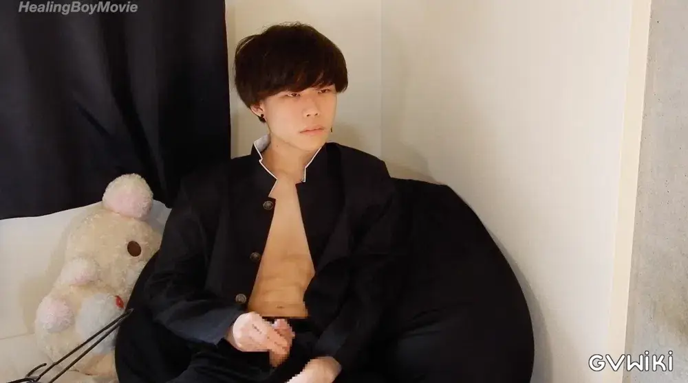 18歳イケメン男子のコスプレ3連発♪ブレザー→学ラン→競パンで大量射精!飛距離注目♪-5
