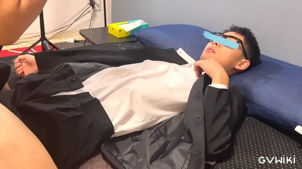 ※特典あり ノンケのお小遣い稼ぎPART8 いちた君が学ラン眼鏡で登場!タイプ過ぎてまたまた顔出し出演!-2