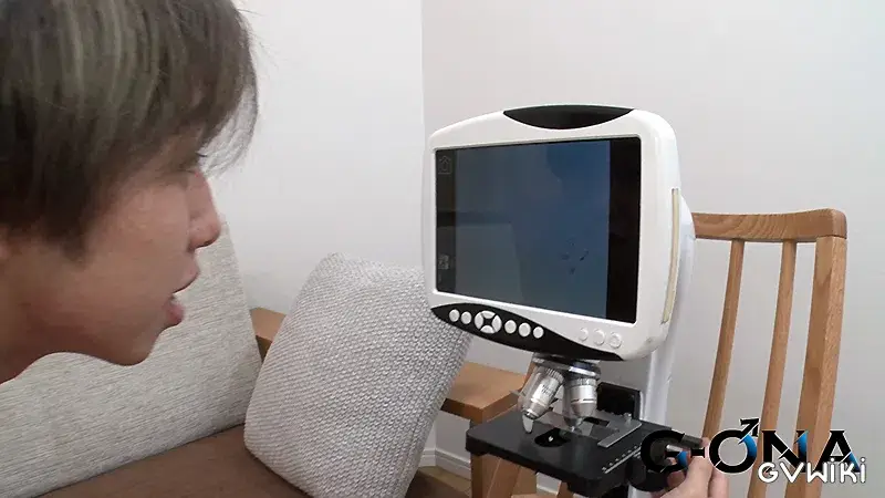 サラサラヘアが印象的な18歳の太チンから採取した精子を観察しちゃおう！-7