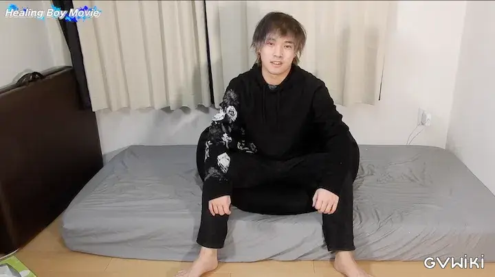 【初デビュー】顔まで飛び散る濃厚ミルク!かわいい系の男の子が男にイかされる!-2