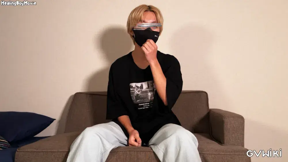 18歳の童貞がカメラの前でトコロテン!?気持ちよすぎて2連続射精で果てる!-3