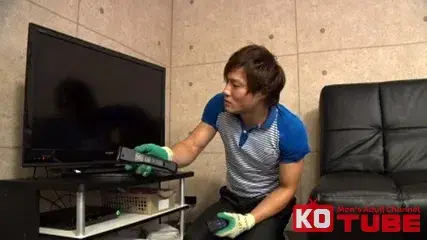 蓮の身体に欲情した変態客は、束ねたお札を握らせ...-1