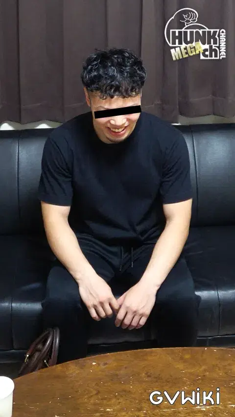 メガマラ面接!!54発目、太マラ美筋肉の髭ボクサー育宙(やすあき)くん26歳!!初めての男責めにもギンギン勃起でザーメンどぴゅっ!!-2