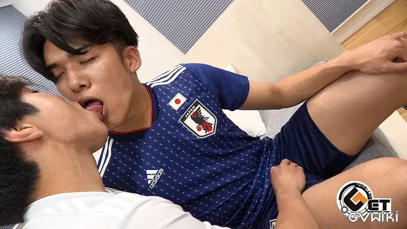 初登場の褐色サッカーBOY！マッチョ大学生の生掘り堕ち！-2