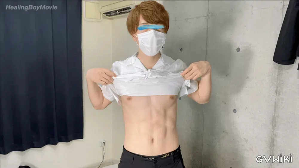 【初デビュー】綺麗な顔と筋肉のアンバランスが魅力!20歳のキラキラ王子が初登場でオナニー披露♪-3