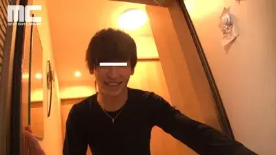 新婚イケメンの若パパが嫁に内緒で自宅に男を連れ込んで小遣い稼ぎの肉体バイト-5