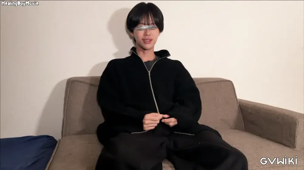 【初ドリ】アイドル系イケメンがオナニー披露！超濃厚な精液を飛ばしまくって果てる！-2