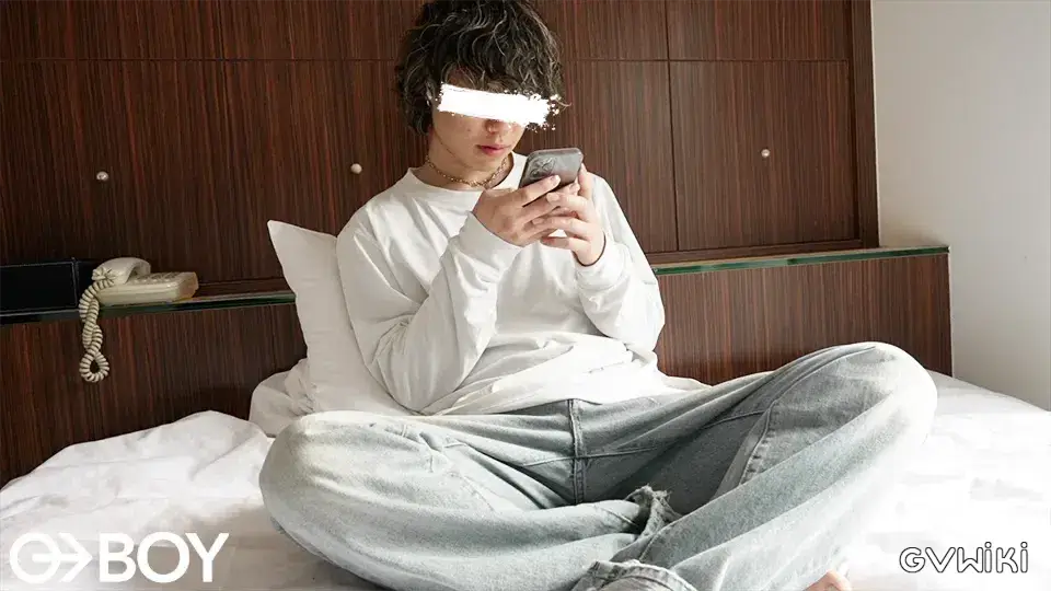 今どき男子を手コキでイカす!-2