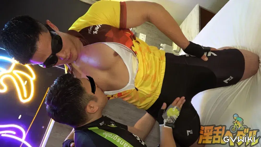 既婚マッチョ9代目とガチムチイモGの自転車競技淫乱ペダル!生チンポ堀合いでお互いのケツで発射耐久レース-3