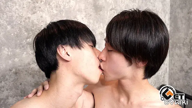 黒髪スリムな現役大学生がノンケイケメンの生チンポで掘られて感じまくり！-2
