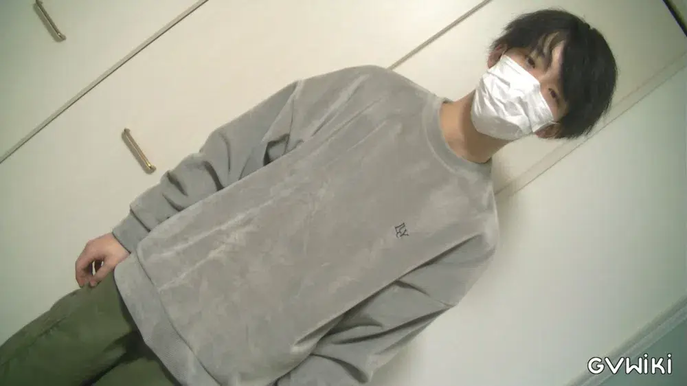 美少年好き必見!涼しげな目元がそそられる18才美少年ノンケが人生初の男抜きの快感に撃沈射精!!-2