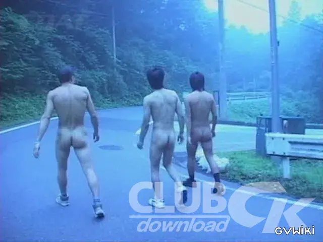 NAKED 3 露出体験実録-10