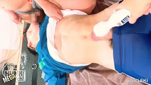 ベットに拘束シリーズ特別編!若猿りょうじ君全編顔出し!メガネに体操服にスクール水着でベットに拘束されて生3P!-5