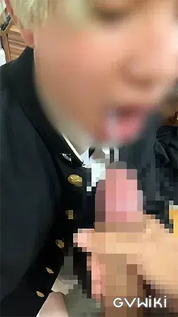 ついこないだまで高校生だった可愛い子に学ランでフェラしてもらった!-5