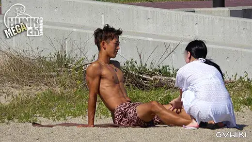 夏ハメ2025!!イマドキイケメン大学生の夏翔(なつと)くん22歳が格闘筋肉をバキバキにさせ生ファック!!リアルノンケを真夏の海で逆ナンパ!!【生ハメ】-3