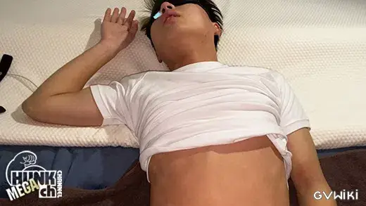 〈若専ムービー〉小麦色の美肌巨根学生 感じたことないアナルSEXで快感に目覚める-3