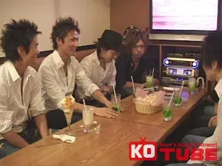特典DVD g+ deluxe disc 024 – ジャケット撮影後に7人-2