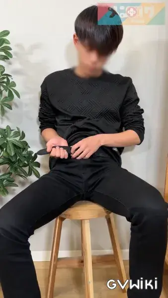 マッシュ男子が一人っきりで「いつもの」オナニーを見せつけ！-2