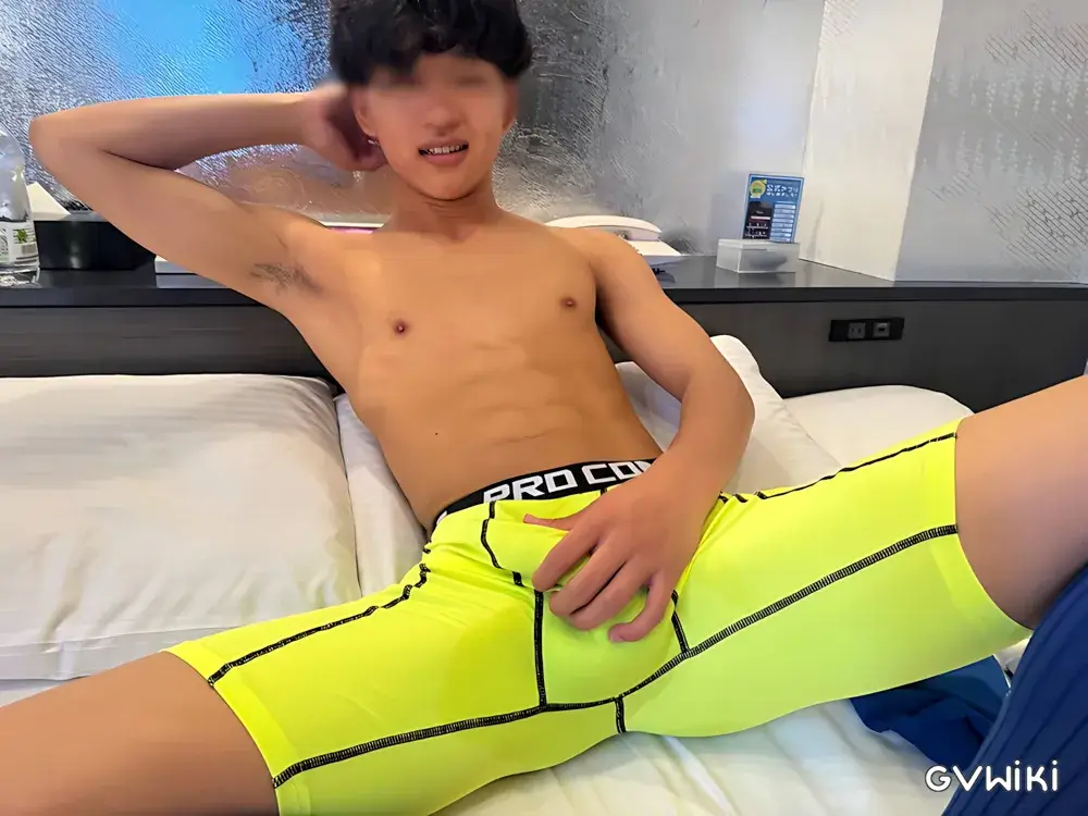 １８歳　童顔腹筋かわいい系　サカユニスパッツ-1