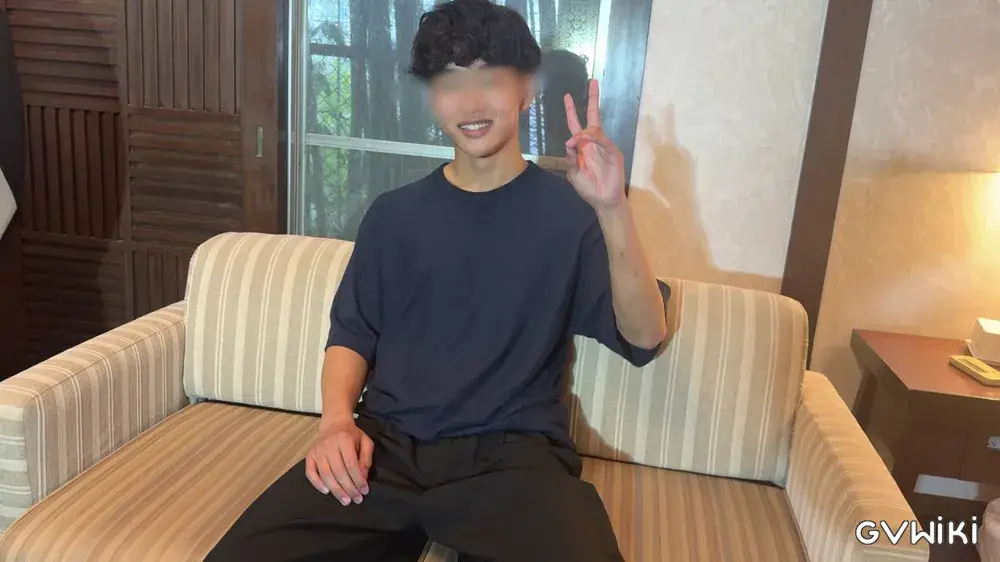 笑顔まぶしい１８歳！　美筋童貞ボーイ！-3
