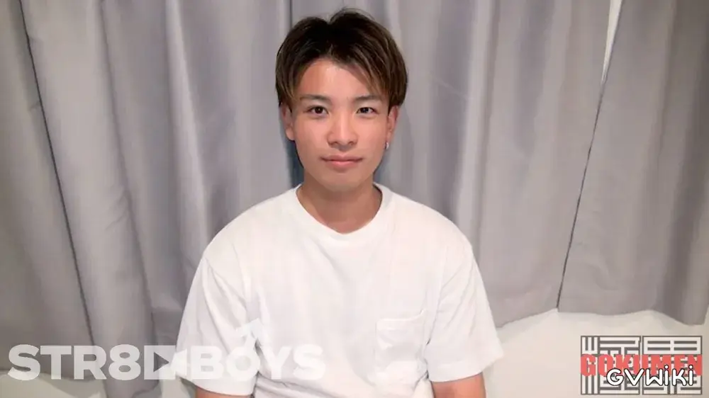 射精後、もう一回シコってもいいですか？？と衝撃の性欲・・最高の笑顔をした爽やか大学生!! 『あなたのパンツ見せてください』で衝撃のデビュー !!-3
