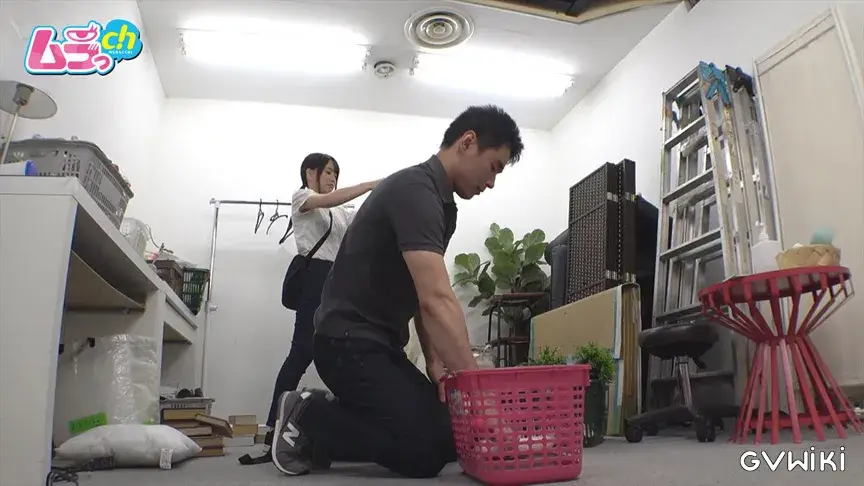 ニンゲン観察 深夜のバラシタイム、エログッズ宝庫なAV会社の倉庫で先輩を電マでブルブルからかい勃起させ誘惑する小悪魔すぎる後輩ADちゃん-2